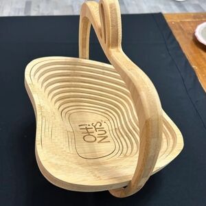 Apple-Shaped Collapsible Wooden Fruit Basket And Cutting Board New Easter Spring